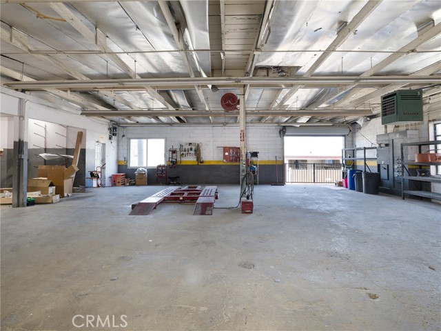 Image 16 of 41 For 713 El Segundo Boulevard