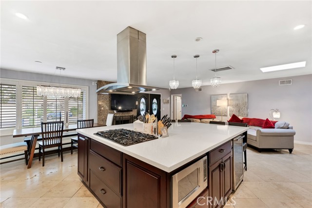 Detail Gallery Image 12 of 45 For 8009 Lena Ave, West Hills,  CA 91304 - 3 Beds | 3 Baths