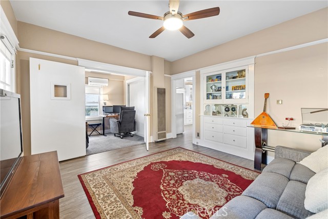 Detail Gallery Image 6 of 33 For 113 N Ivy Ave #113 & 115,  Monrovia,  CA 91016 - 3 Beds | 2 Baths