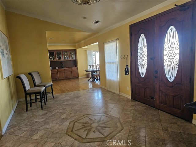 Detail Gallery Image 14 of 31 For 10616 Salem Ave, Oak Hills,  CA 92344 - 6 Beds | 3/1 Baths