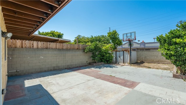 627 East Lincoln Street, Carson CA: https://media.crmls.org/medias/57da5125-846c-40ac-9601-c81629842a9e.jpg