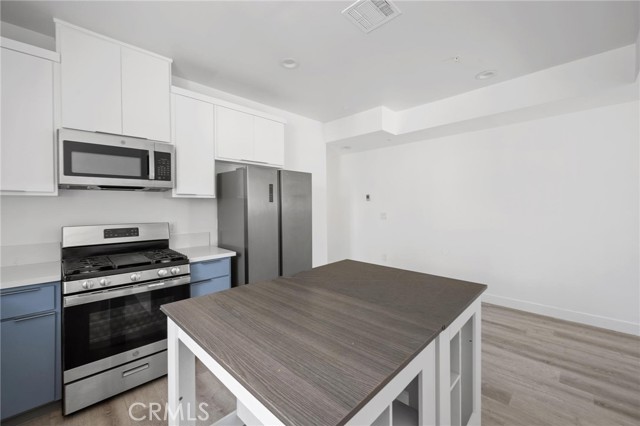 532 W Vernon Avenue, Los Angeles CA: https://media.crmls.org/medias/57da71d5-a08f-43b2-a087-e9e809aa49df.jpg
