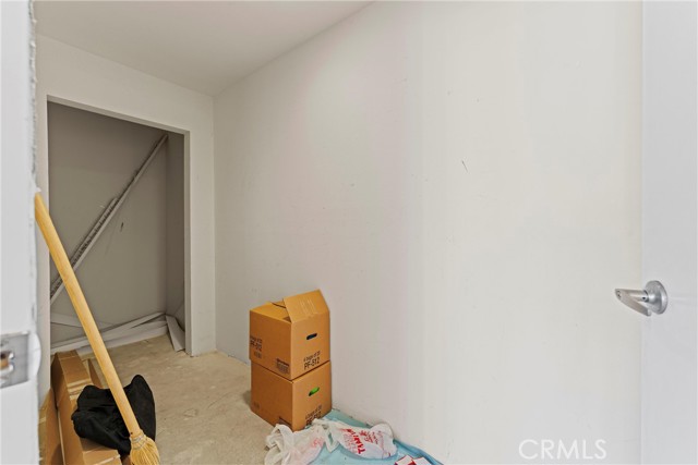 530 W Stocker Street, Glendale CA: https://media.crmls.org/medias/57da8f8a-e083-4f80-8e8b-4f076b7de6d4.jpg
