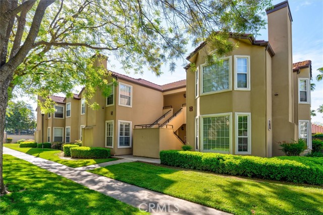 Detail Gallery Image 1 of 32 For 8153 N Cedar Ave #113,  Fresno,  CA 93720 - 2 Beds | 2 Baths