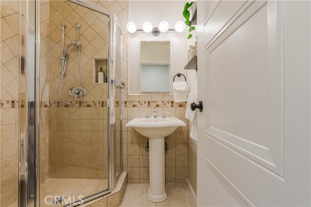 Detail Gallery Image 14 of 20 For 1826 Bara Rd, Glendale,  CA 91208 - 3 Beds | 2 Baths