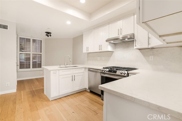 Detail Gallery Image 9 of 24 For 15425 Antioch St #104,  Pacific Palisades,  CA 90272 - 2 Beds | 2 Baths