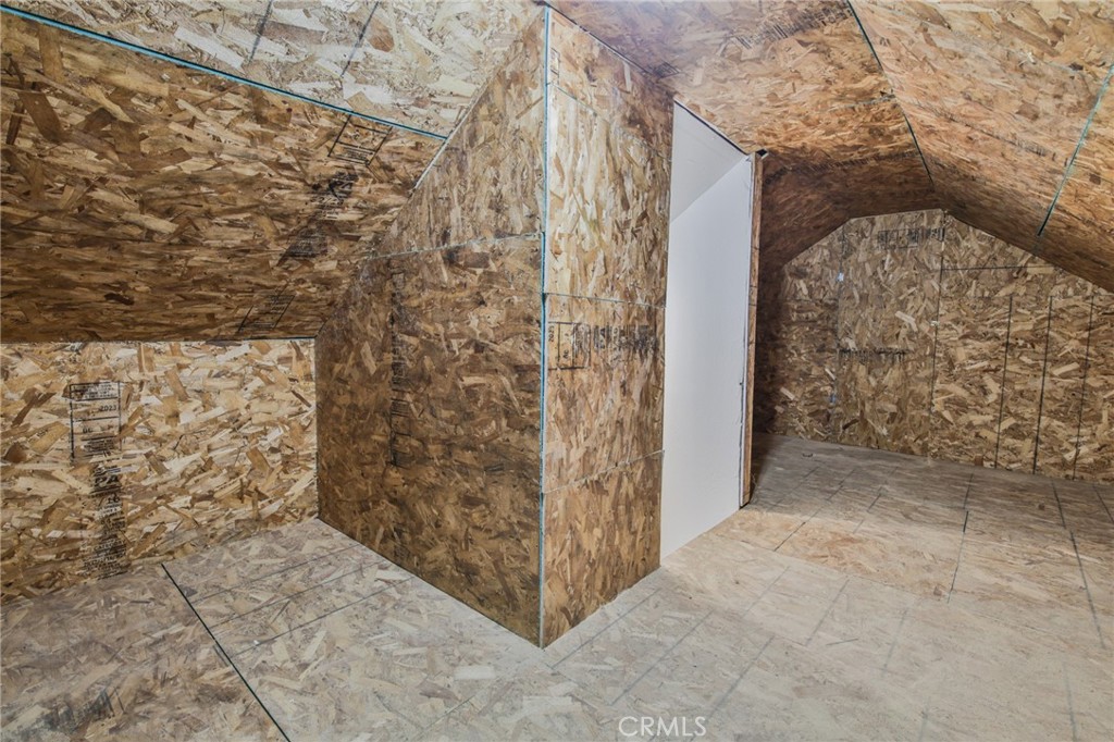 https://media.crmls.org/medias/57dcaa24-e029-4ade-bf55-bb3a10c759e3.jpg?preset=X-Large