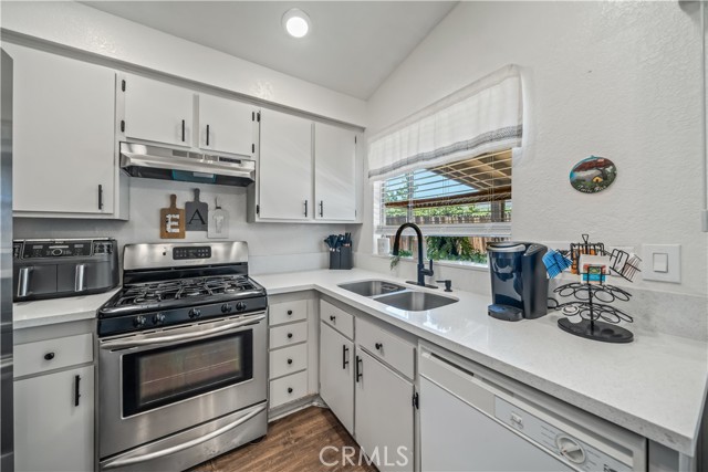 13883 Northstar Avenue, Victorville CA: https://media.crmls.org/medias/57dccf69-c030-426c-b04f-f744a97e193f.jpg