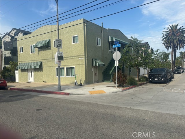 1102 Termino Avenue, Long Beach CA: https://media.crmls.org/medias/57dce607-3d85-4279-8bf9-09e0e9451a0b.jpg