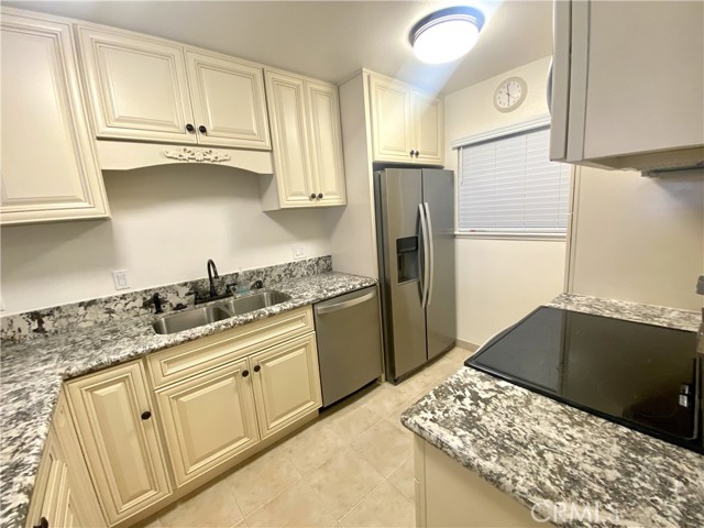 250 The Village, Redondo Beach, California 90277, ,1 BathroomBathrooms,Residential,Sold,The Village,PV23055126