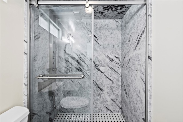 8944 Enfield, Sherwood Forest CA: https://media.crmls.org/medias/57dde182-bdff-47ed-85db-06328b0b3964.jpg
