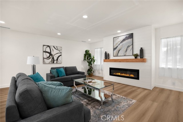 Detail Gallery Image 5 of 60 For 3033 E Sunset Hill Dr, West Covina,  CA 91791 - 5 Beds | 3 Baths