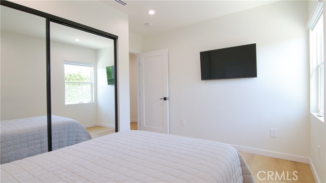 Detail Gallery Image 21 of 35 For 8119 Shadyglade Ave, North Hollywood,  CA 91605 - 4 Beds | 3 Baths