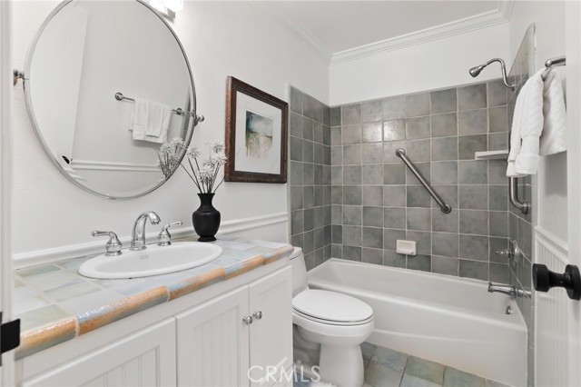 Full hall bathroom for bedrooms 2 and 3