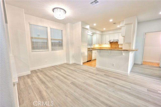 Detail Gallery Image 7 of 36 For 858 Calaveras, Corona,  CA 92878 - 4 Beds | 2/1 Baths