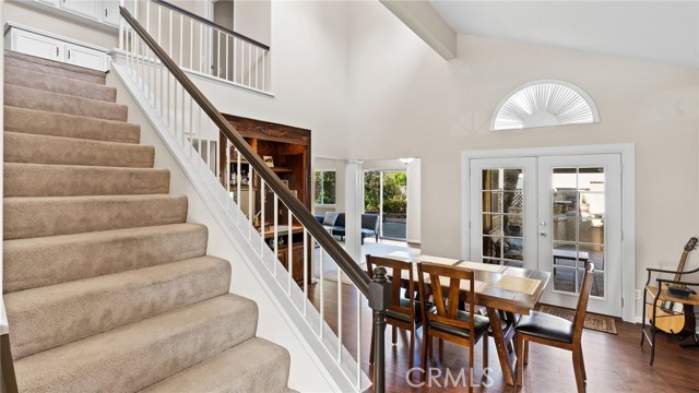Detail Gallery Image 16 of 56 For 19765 Azure Field Dr, Newhall,  CA 91321 - 3 Beds | 2/1 Baths