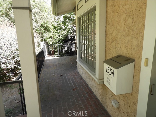 Detail Gallery Image 3 of 15 For 1554 Las Lunas St, Pasadena,  CA 91106 - 3 Beds | 2 Baths