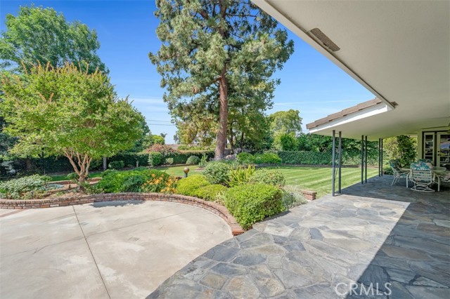 252 W 15th Street, Upland CA: https://media.crmls.org/medias/57e13bf8-048d-4a12-8323-48bb4a6e4275.jpg