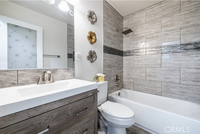 Detail Gallery Image 16 of 25 For 5097 E Carmen Ave, Fresno,  CA 93727 - 3 Beds | 2 Baths