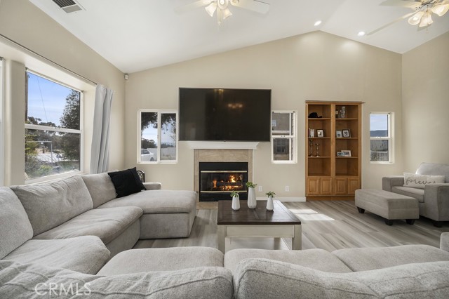 Detail Gallery Image 3 of 29 For 16495 Stevens Ave, Lake Elsinore,  CA 92530 - 3 Beds | 2/1 Baths