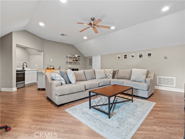 Image 29 of 53 For 15341 Iron Canyon