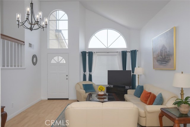 Detail Gallery Image 3 of 12 For 1720 Sugar Pine Dr., Corona,  CA 92882 - 3 Beds | 2/1 Baths