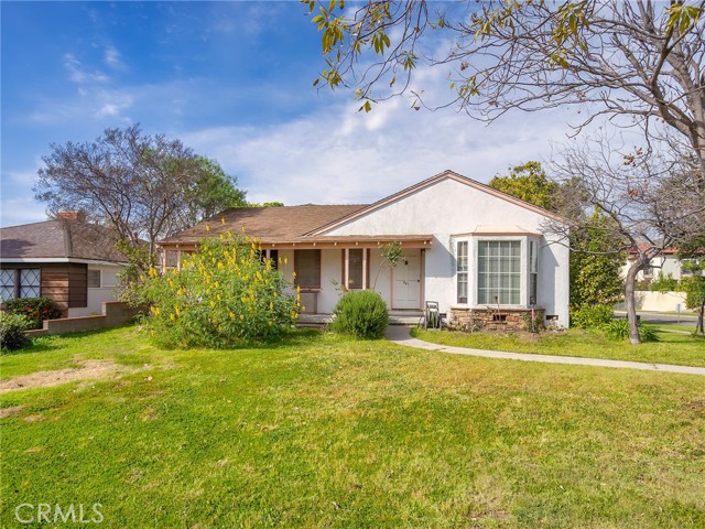 Detail Gallery Image 2 of 46 For 441 Dartmouth Rd, Burbank,  CA 91504 - 3 Beds | 2 Baths