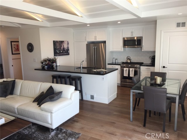 229 5th Place, Manhattan Beach CA: https://media.crmls.org/medias/57e420ca-2a50-4361-b108-7cbc4bfac485.jpg