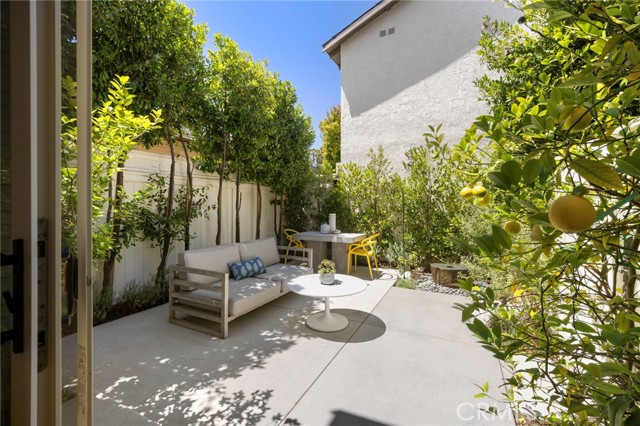 125 Broadway, Redondo Beach, California 90277, 3 Bedrooms Bedrooms, ,2 BathroomsBathrooms,Residential,For Sale,Broadway,SB26087245