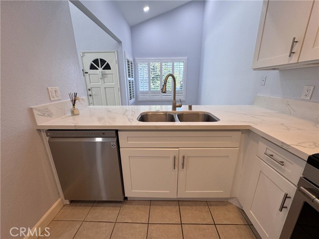 Detail Gallery Image 10 of 25 For 22230 S Vermont Ave #203,  Torrance,  CA 90502 - 2 Beds | 2 Baths
