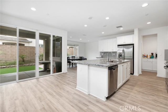 Detail Gallery Image 4 of 38 For 2941 E Travertine St, Ontario,  CA 91762 - 5 Beds | 4 Baths