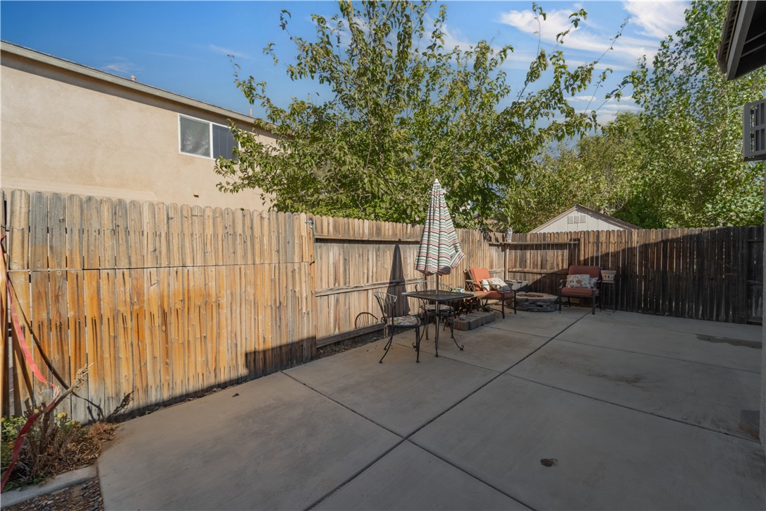 Detail Gallery Image 32 of 44 For 3085 Summer Breeze, Rosamond,  CA 93560 - 4 Beds | 2 Baths