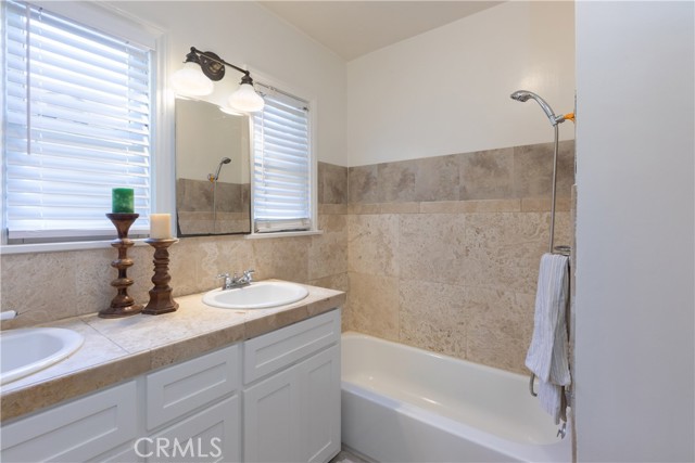 3766 Rose Avenue, Long Beach CA: https://media.crmls.org/medias/57e620eb-c4fa-4265-8e87-d82734789ca7.jpg