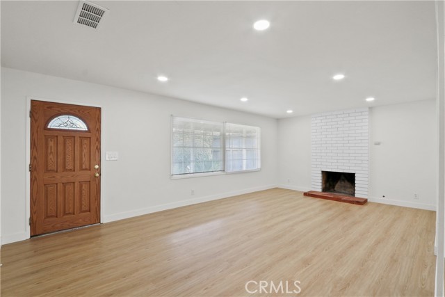 Detail Gallery Image 2 of 15 For 15741 Willett, Huntington Beach,  CA 92647 - 4 Beds | 2 Baths