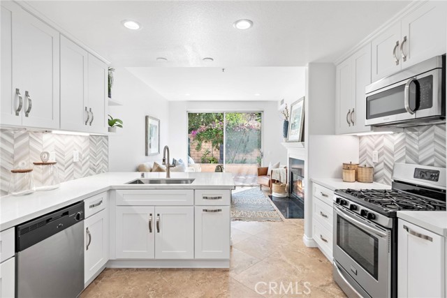 Detail Gallery Image 6 of 32 For 28 Chaumont, Mission Viejo,  CA 92692 - 3 Beds | 2/1 Baths