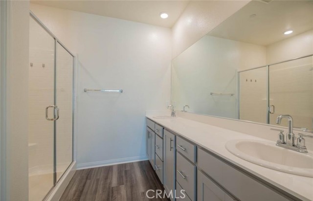 Detail Gallery Image 13 of 29 For 20625 Desert Ash, Winnetka,  CA 91306 - 4 Beds | 4 Baths