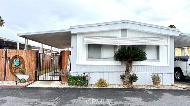 25521 Lincoln Avenue, Hemet CA: https://media.crmls.org/medias/57e6f572-86f6-437f-b8a3-7080fb3729b1.jpg