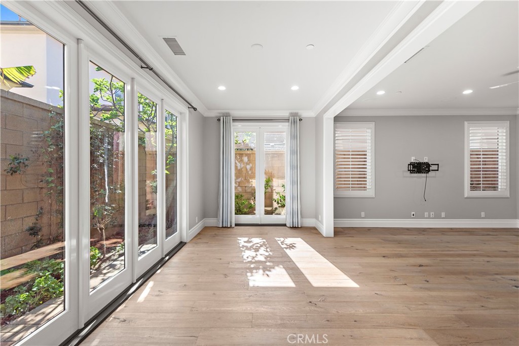 57e71dec 38b3 4fde 8801 E6bf211d40e8