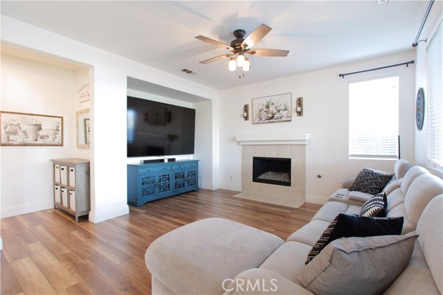 Detail Gallery Image 11 of 24 For 29282 Castlewood, Menifee,  CA 92584 - 4 Beds | 3 Baths