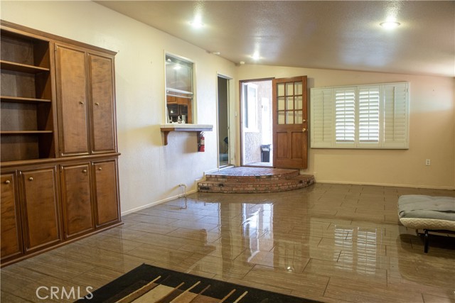Detail Gallery Image 13 of 19 For 870 Somerset Ave, Pomona,  CA 91767 - 3 Beds | 2 Baths