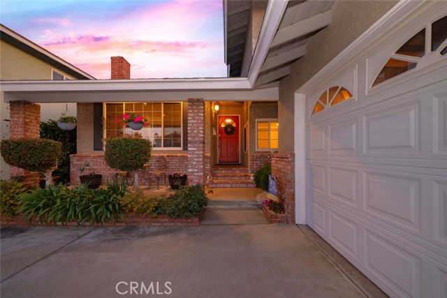 6786 Molokai Drive, Cypress CA: https://media.crmls.org/medias/57e8cca9-3bff-48ce-a9a1-fd444ee1d759.jpg