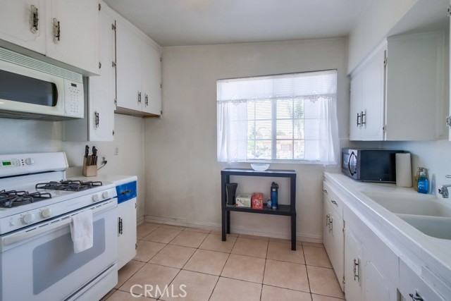 327 S 35th Street, San Diego CA: https://media.crmls.org/medias/57e99e37-932c-48b8-9b01-e6d5969ac9dc.jpg