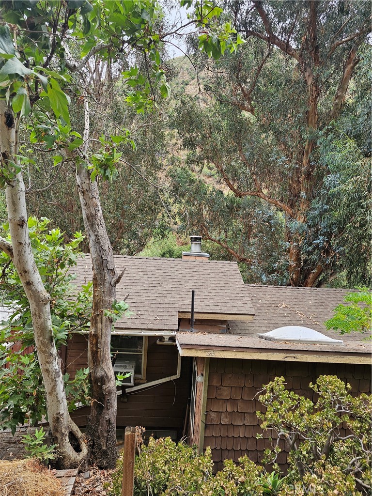https://media.crmls.org/medias/57eaddff-51ec-421e-9be3-459b59901a1f.jpg?preset=X-Large