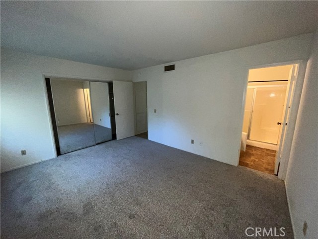 19352 Avenue of the Oaks, Newhall CA: https://media.crmls.org/medias/57eb0013-cdbe-4aff-a939-e5c1358f61ee.jpg