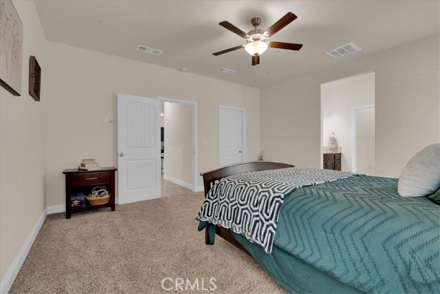 2454 W Mallard Lane, Hanford CA: https://media.crmls.org/medias/57eb0b7b-05ca-4559-8710-1725df2a5314.jpg