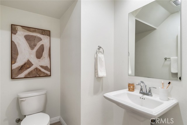 2888 E Berry Loop Privado, Ontario CA: https://media.crmls.org/medias/57eb1c68-18ad-4697-9cc7-90d2f002b769.jpg