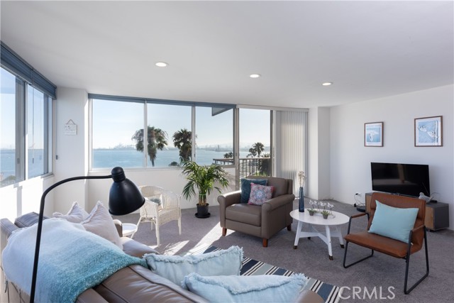 2999 E Ocean Blvd, Long Beach CA: https://media.crmls.org/medias/57eb70ab-d356-4726-be51-df714a17c7d4.jpg