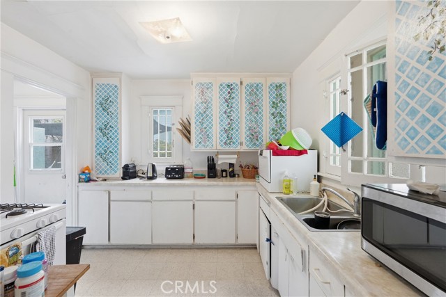 922 S PCH Kitchen 922 S PCH Kitchen