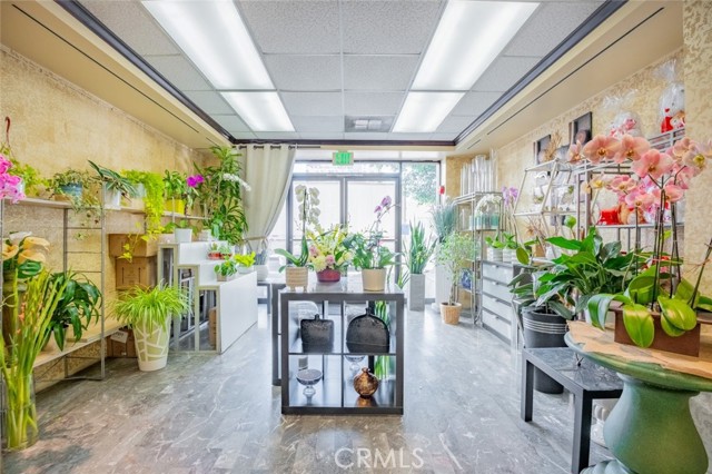 515 S Olive Street, Los Angeles CA: https://media.crmls.org/medias/57ec93b7-a2c7-435e-a6c2-958407605020.jpg