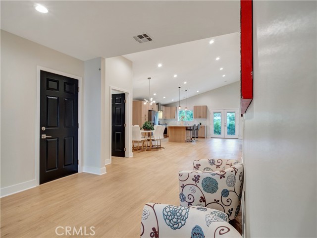 Detail Gallery Image 7 of 32 For 17961 Martha Street, Encino,  CA 91316 - 4 Beds | 3 Baths